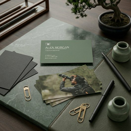 Minimalist Sage Green Camera Logo Photographer   名刺
