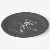 Minimalist Silver Bow Winter Snow Baby Shower ペーパープレート (アングル)