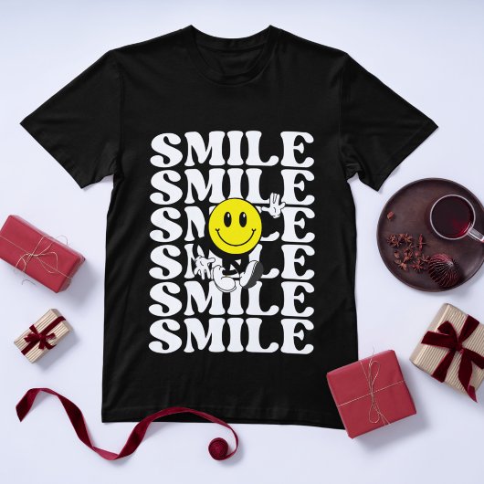 Minimalist Smile Emoji Retro Typography Funny  Tシャツ