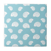 Minimalist Spiral Seashell Coastal Pattern タイル (正面)