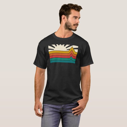 Minimalist sunrise and waves tシャツ (正面フル)