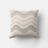 Minimalist Wavy Beige Throw Modern Abstract クッション (裏面)
