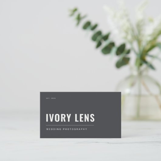 Minimalist Wedding Photography | Forge Gray 名刺 (スタンド正面)