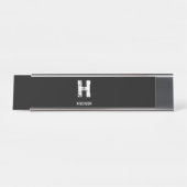 MINIMALIST WHITE ONE LETTER MONOGRAM NAME BLACK  デスクネームプレート (正面)