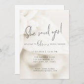 Minimalist White Petal Bridal Shower Invite 招待状 (正面/裏面)