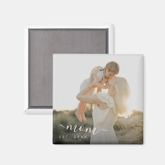 Minimalist White Script Mom Est Year マグネット (正面/裏面)