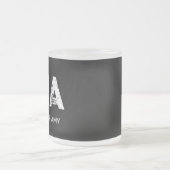 MINIMALIST WHITE THREE LETTER MONOGRAM NAME BLACK フロストグラスマグカップ (中央)