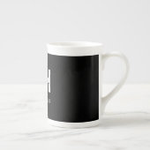 MINIMALIST WHITE TWO LETTER MONOGRAM NAME BLACK ボーンチャイナマグカップ (右)