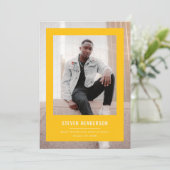 Minimalist Yellow Frame Graduation Announcement 招待状 (スタンド正面)