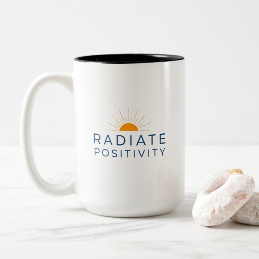 Minimalist Yellow Sun Radiate Positivity Encourage ツートーンマグカップ (ドーナツ)