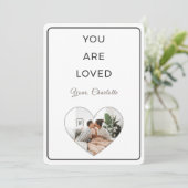Minimalist You Are Loved Valentine Photo Card シーズンカード (スタンド正面)