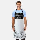 Minimalistic Black & White Wildflower Name Custom エプロン (着用した状態)