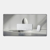 Minimalistisches Osterei auf modernem Podest デスクマット (キーボード&マウス)