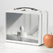 Minimalistisches Osterei auf modernem Podest メタルランチボックス (インサイチュ)