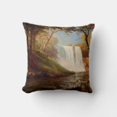 Minnehaha秋、ア素晴らしートby Albert Bierstadt、 クッション (正面)