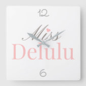 Miss Delulu - ピンクとグレーのホームデコ スクエア壁時計 (正面)