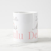 Miss Delulu, Funny Pink Aesthetic Gift for Her ジャンボコーヒーマグカップ (正面)