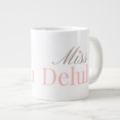 Miss Delulu, Funny Pink Aesthetic Gift for Her ジャンボコーヒーマグカップ (正面右)