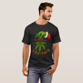 Mistlestoned Weed Leaf Funny Stoner Christmas Tシャツ (正面フル)