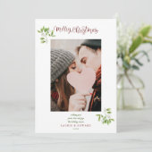 Mistletoeスクリプトメリークリスマスカップルの写真 シーズンカード (スタンド正面)