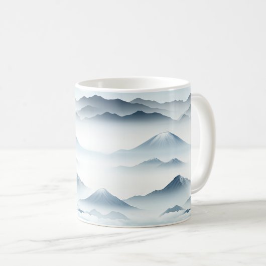 Misty Peaks – 水彩山岳風景 (4) コーヒーマグカップ (正面右)