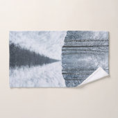 Misty Winter Forest Path Winter Landscape ハンドタオル (ハンドタオル)