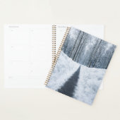 Misty Winter Forest Path Winter Landscape プランナー手帳 (ディスプレー)