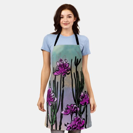 Mixed Media Desert Bloom エプロン (着用した状態)