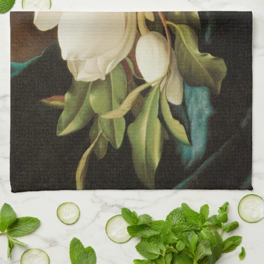 MJ Headeによる青いベルベットの布の上の巨大なマグノリアス キッチンタオル (折り畳み)