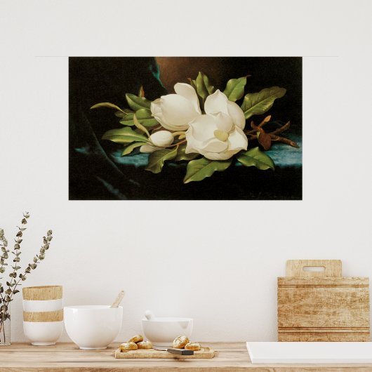 MJ Headeによる青いベルベットの布の上の巨大なマグノリアス ポスター (キッチン)