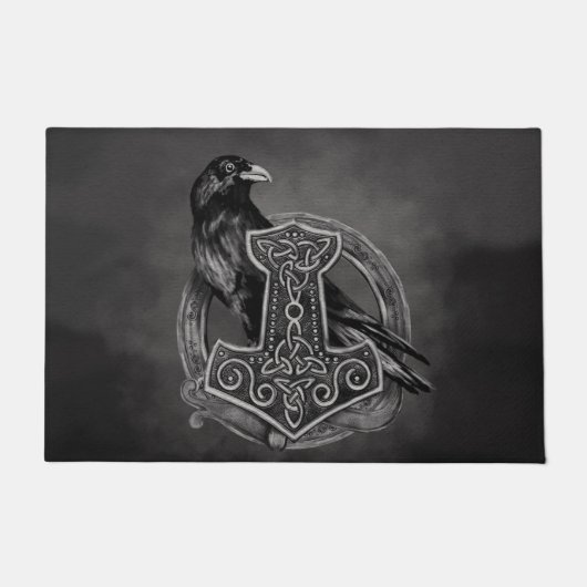 Mjolnir -トールおよびワタリガラスのハンマー ドアマット (正面)