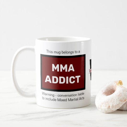 Mma Addict Add Your Name Monogramイニシャル コーヒーマグカップ (ドーナツ)