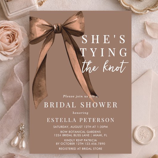 Mocha Brown She's Tying The Knot Bow Bridal Shower 招待状