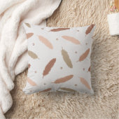 Mocha Mousse Feathers Throw Pillow クッション (ブランケット)