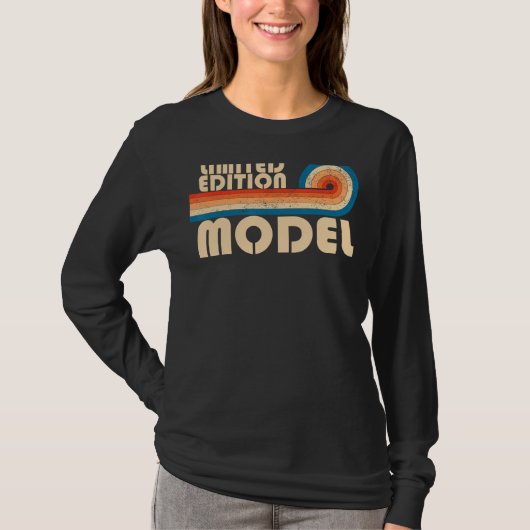 MODELジョおもしろいブタイトル職業誕生日作業者 Tシャツ (正面)