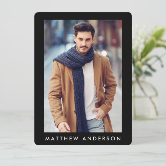 Model Actor Comp Card Black - 4フォトバックR (スタンド正面)