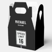 Modern 16th Birthday Speed Limit Sign フェイバーボックス (オープン)