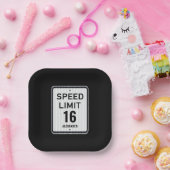 Modern 16th Birthday Speed Sign ペーパープレート (パーティー)