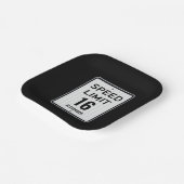 Modern 16th Birthday Speed Sign ペーパープレート (傾斜あり)