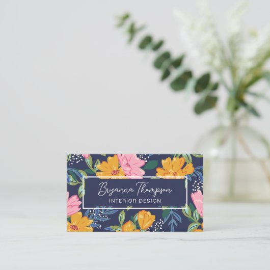 Modern Abstract Pink & Yellow Floral Pattern 名刺 (スタンド正面)