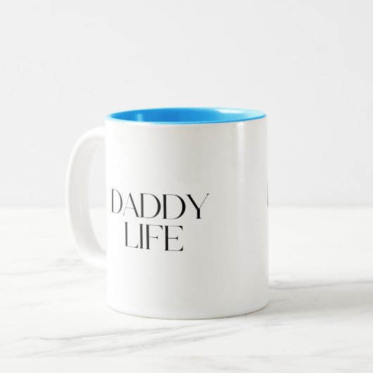Modern and Classy Typography Daddy Life ツートーンマグカップ (正面左)