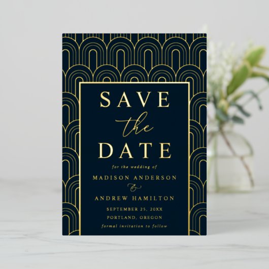 Modern Arch Deco Wedding Save the Date 箔招待状 (立ち正面)