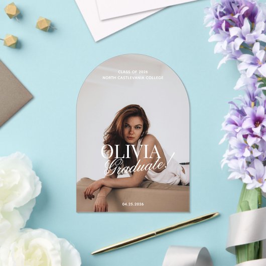 Modern Arch Typography Script Grad Announcement アクリル招待状 (インサイチュ (ウェディング))