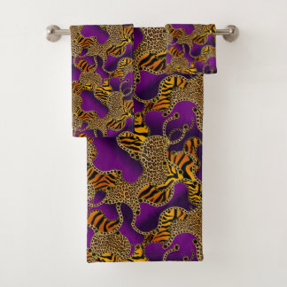 Modern Baroque Glam Animal Print On Purple  バスタオルセット