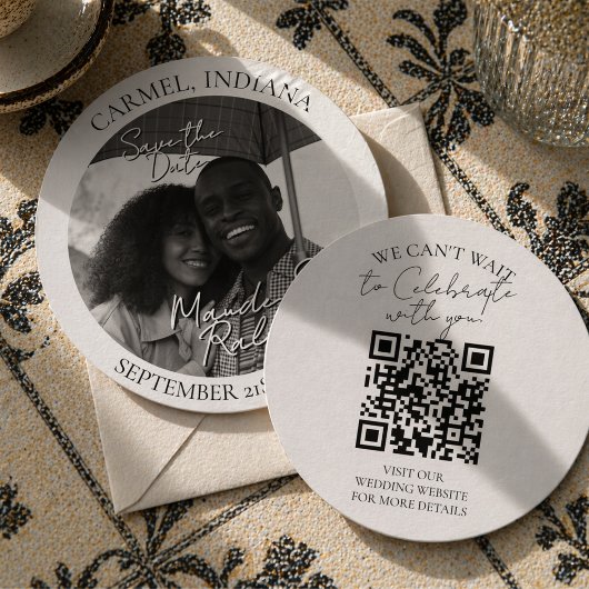 Modern Black and White Circle Photo Save the Date セーブザデート