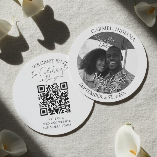 Modern Black and White Circle Photo Save the Date セーブザデート