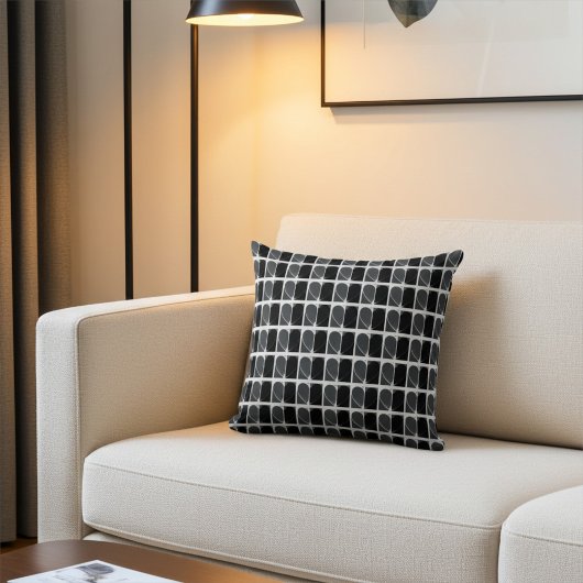 Modern Black and White Half Hearts Pattern クッション