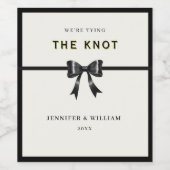 Modern Black Bow Engagement Wine bottle  ワインラベル (シングルラベル)