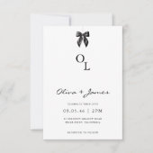 Modern Black Bow Monogram Wedding Invitation 招待状 (正面)
