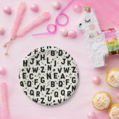 Modern Black & Cream Alphabet ペーパープレート (パーティー)